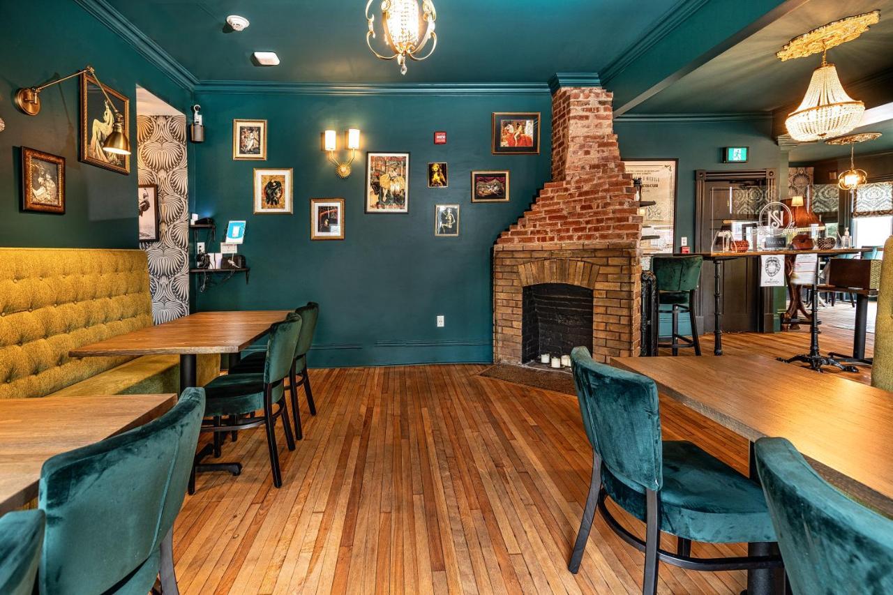Slaymaker & Nichols Gastro House & Inn シャーロットタウン エクステリア 写真